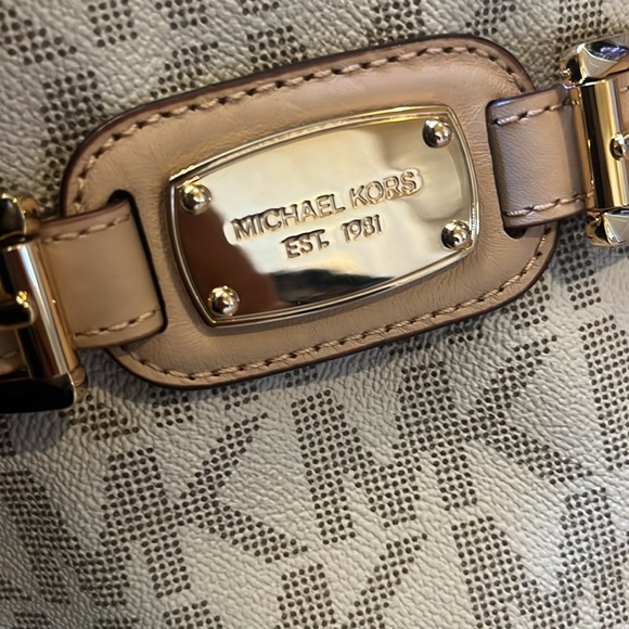 NWOT Ivory Michael Kors Long Crossbody Bag - Picture 4 of 12